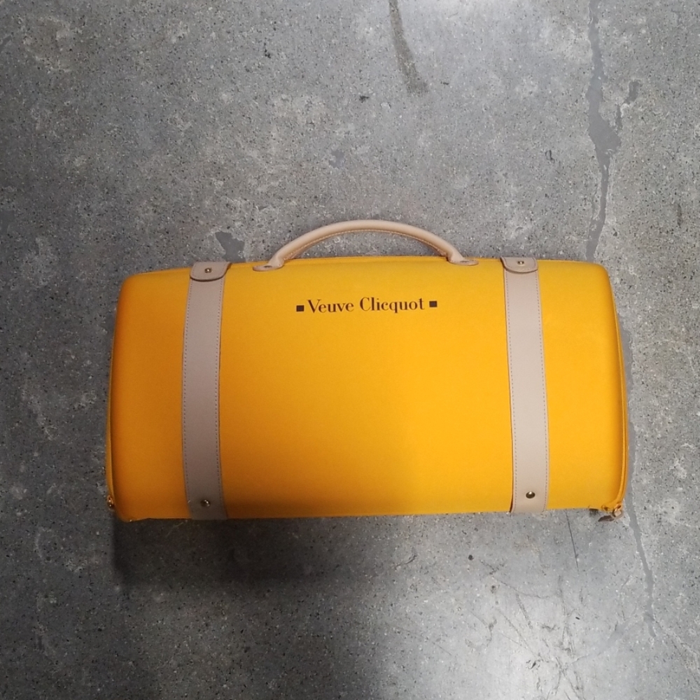 VEUVE CLICQUOT TRAVELING CHAMPAGNE BOTTLE INSULATE